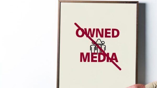 AIO時代のBtoCオウンドメディア戦略完全版｜AIに選ばれる口コミ・レビュー設計のすべて